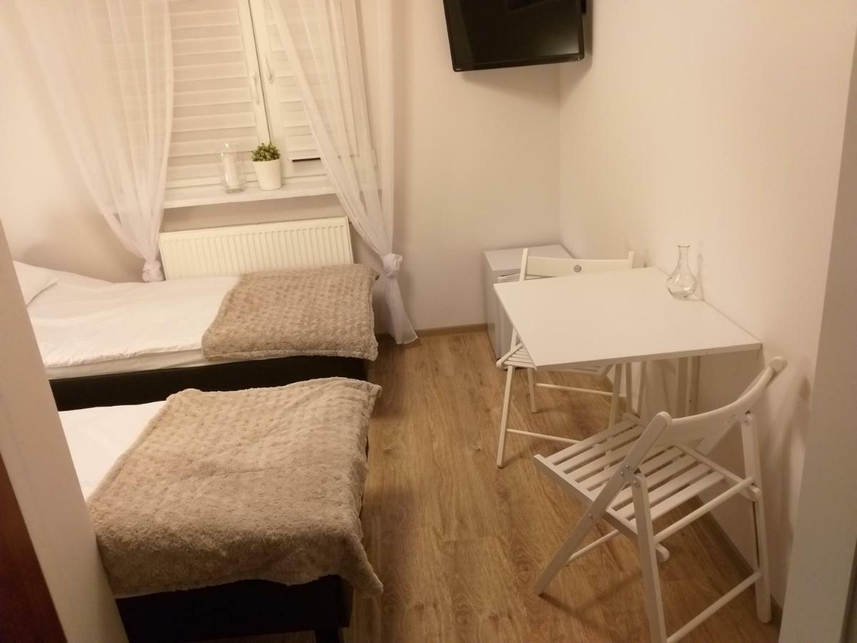 Pokoje Goscinne Venezia Czaplinek Esterno foto
