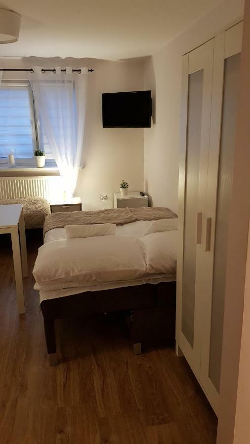 Pokoje Goscinne Venezia Czaplinek Esterno foto