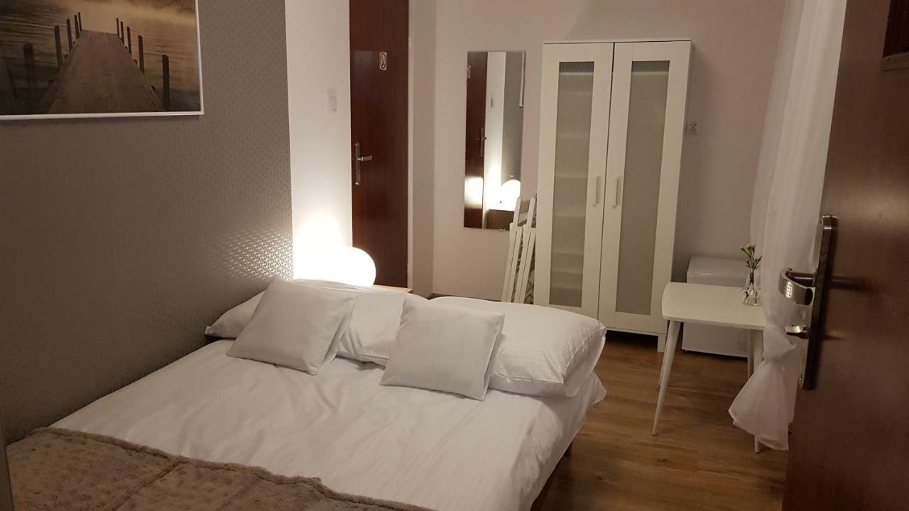 Pokoje Goscinne Venezia Czaplinek Esterno foto