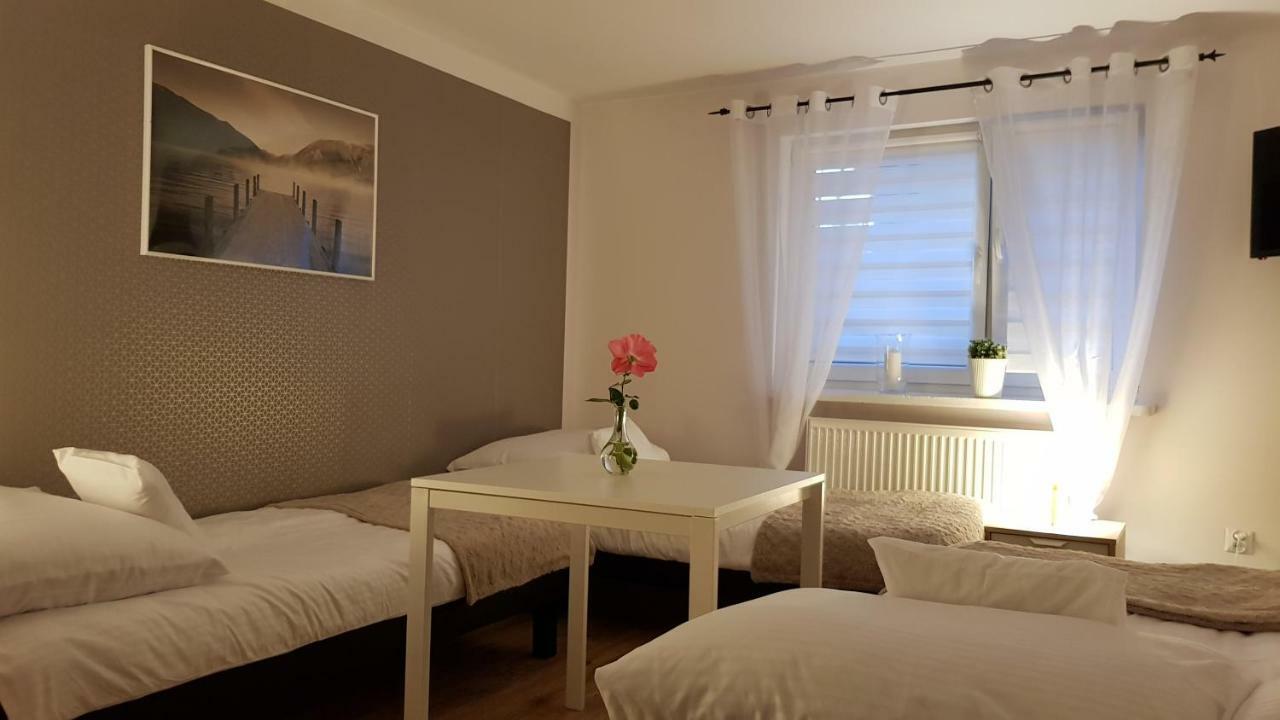 Pokoje Goscinne Venezia Czaplinek Esterno foto