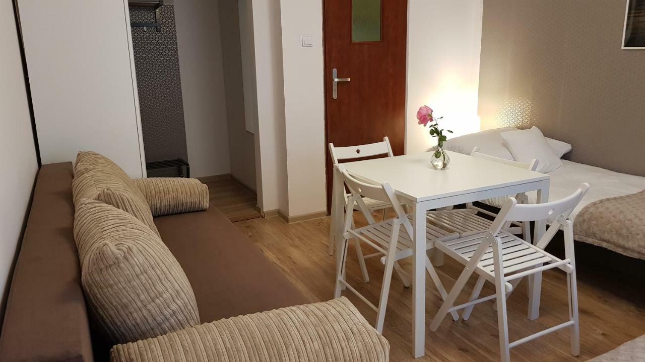 Pokoje Goscinne Venezia Czaplinek Esterno foto