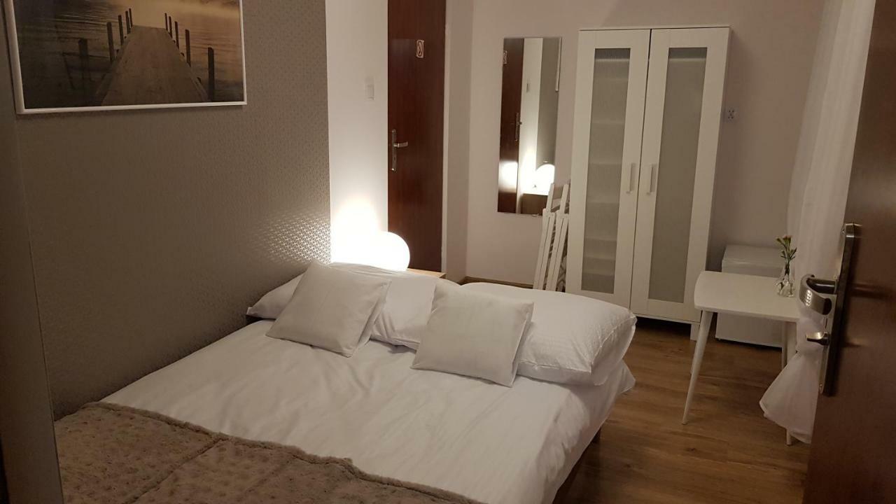 Pokoje Goscinne Venezia Czaplinek Esterno foto