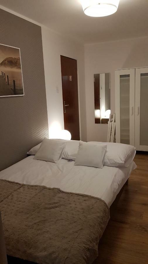 Pokoje Goscinne Venezia Czaplinek Esterno foto