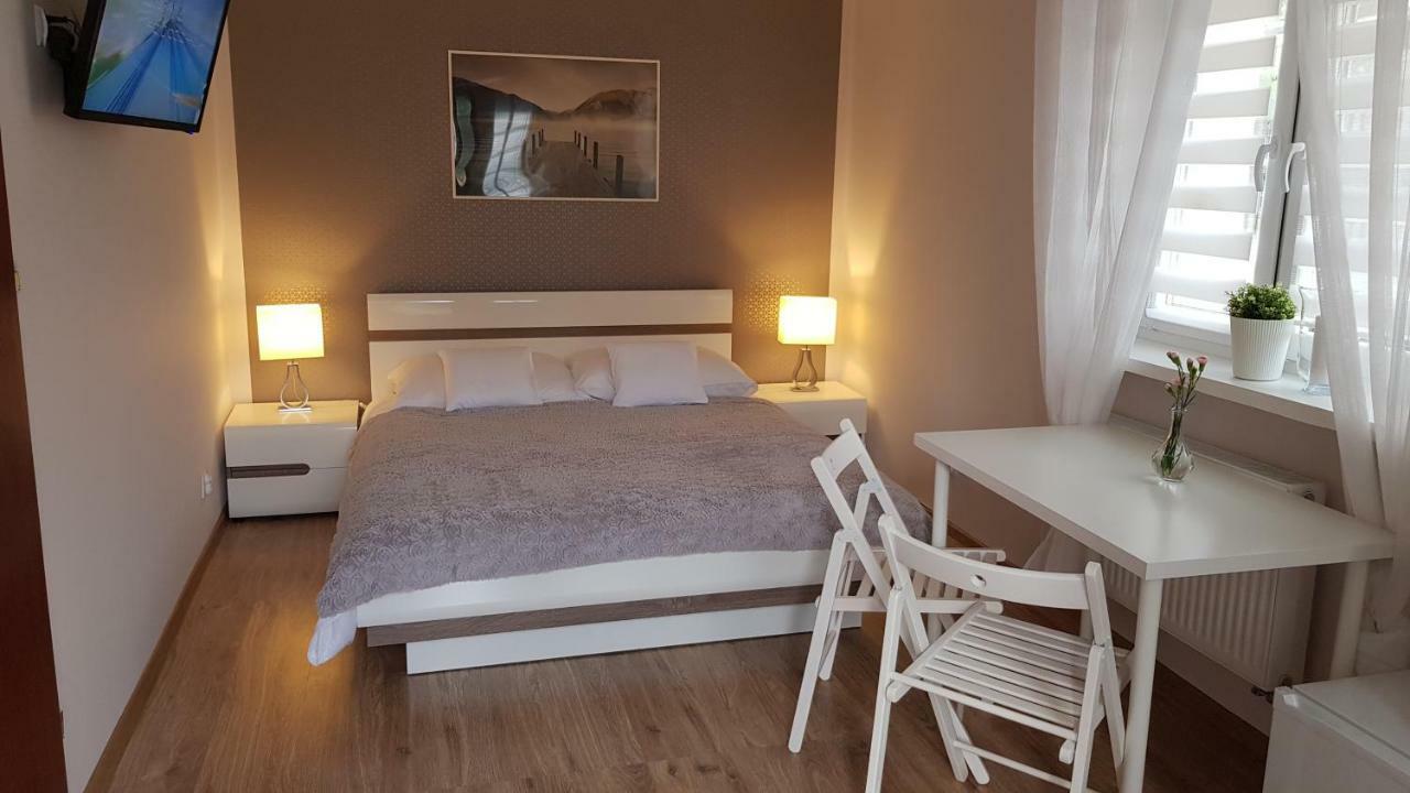 Pokoje Goscinne Venezia Czaplinek Esterno foto